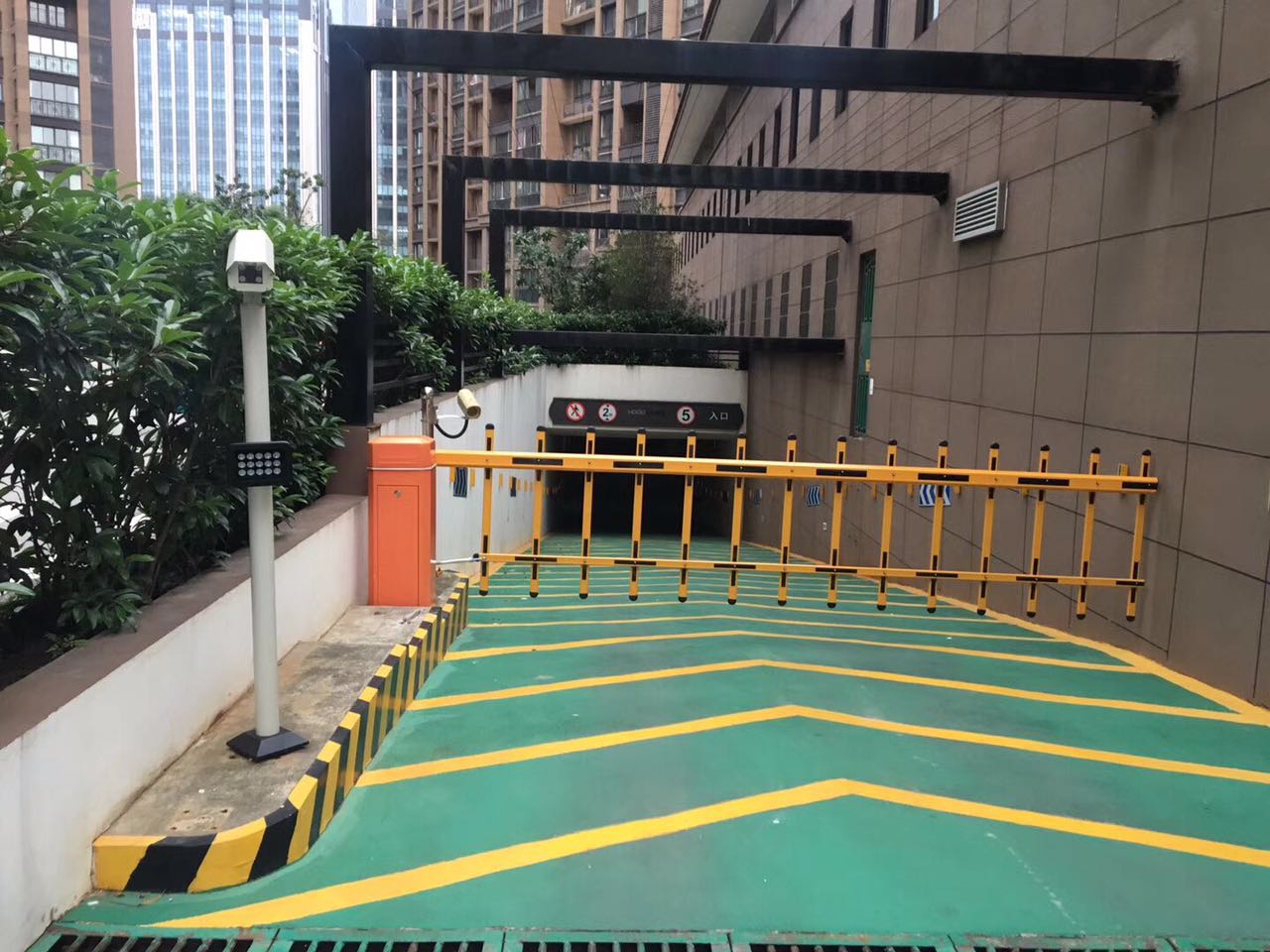 地下车库栅栏道闸